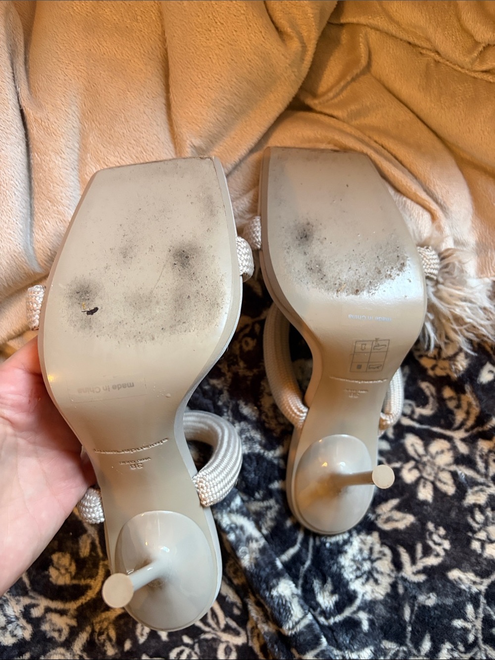 Alexander Wang Beige Loop-Strap Heeled Sandals - Picture 3 of 3